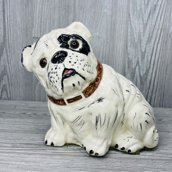 Bull dog ceramic figurine statue that’s judging you perfect bathroom decoration - Picture 2 of 14